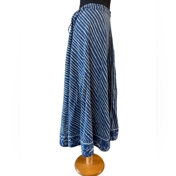 Fashion Hut Y2K Blue Striped Women's Skirt - Picture 8 of 11